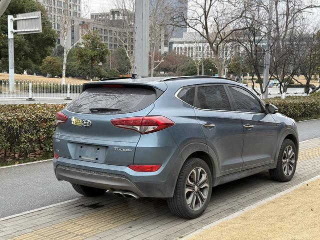 Hyundai Tucson 2015 immagine di auto #6