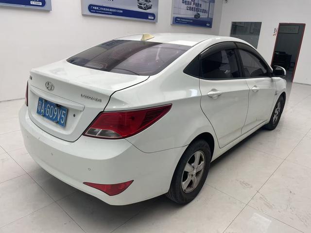 Hyundai Reina 2016 #6 Hyundai Reina 2016 car image #6