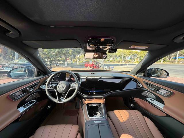 Mercedes-Benz E Class 2024 car image #6