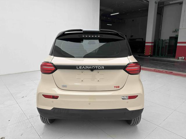 零跑汽车 零跑T03 2022 汽车图片 #6