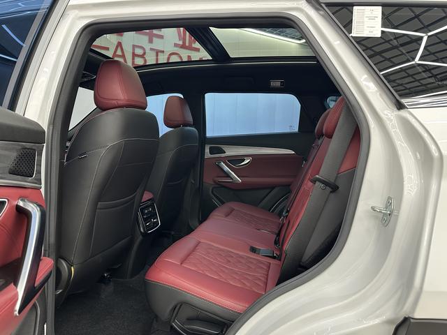 Jetour X70 PLUS 2023 car image #6