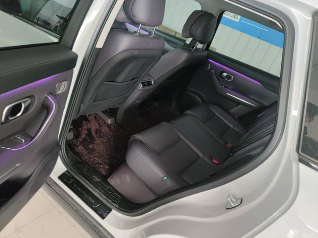 零跑汽车 零跑C10 2024 汽车图片 #6