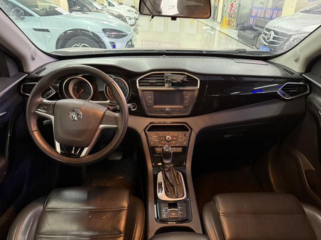 MG GS 2015 car image #6