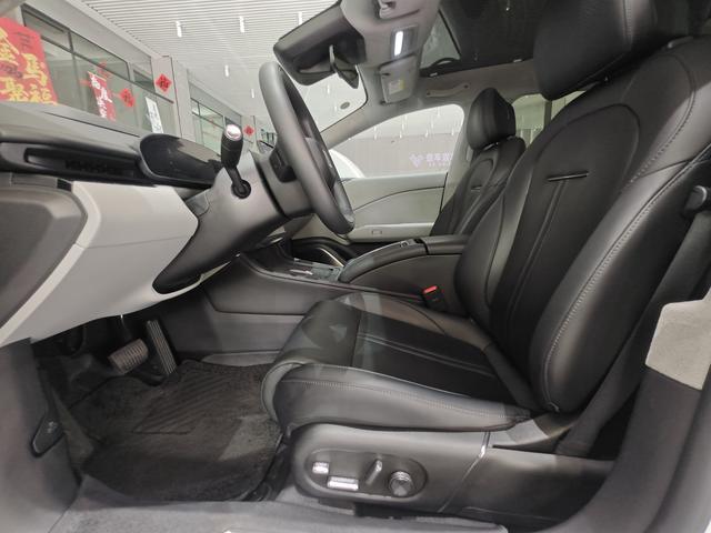 极氪 极氪007 2023 汽车图片 #6