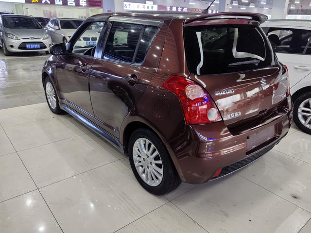 铃木 雨燕 2011 汽车图片 #6