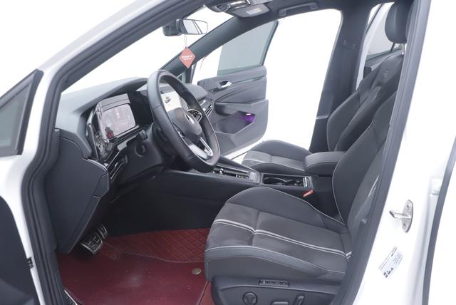 Volkswagen Golf 2023 car image #6