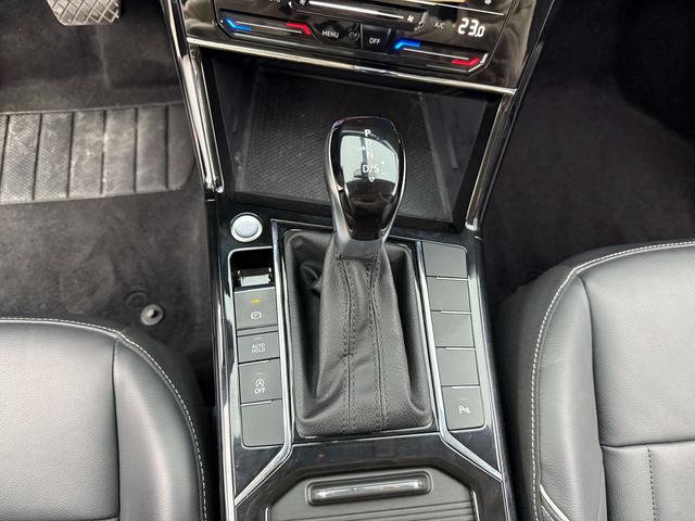 Volkswagen Passat 2023 car image #6