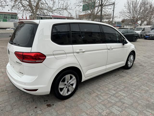 Volkswagen Touran 2017 immagine di auto #6