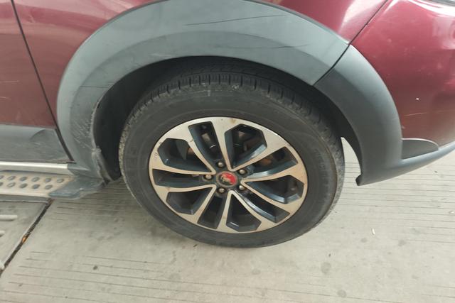 Forthing JOYEAR X5 2014 изображение автомобиля #6