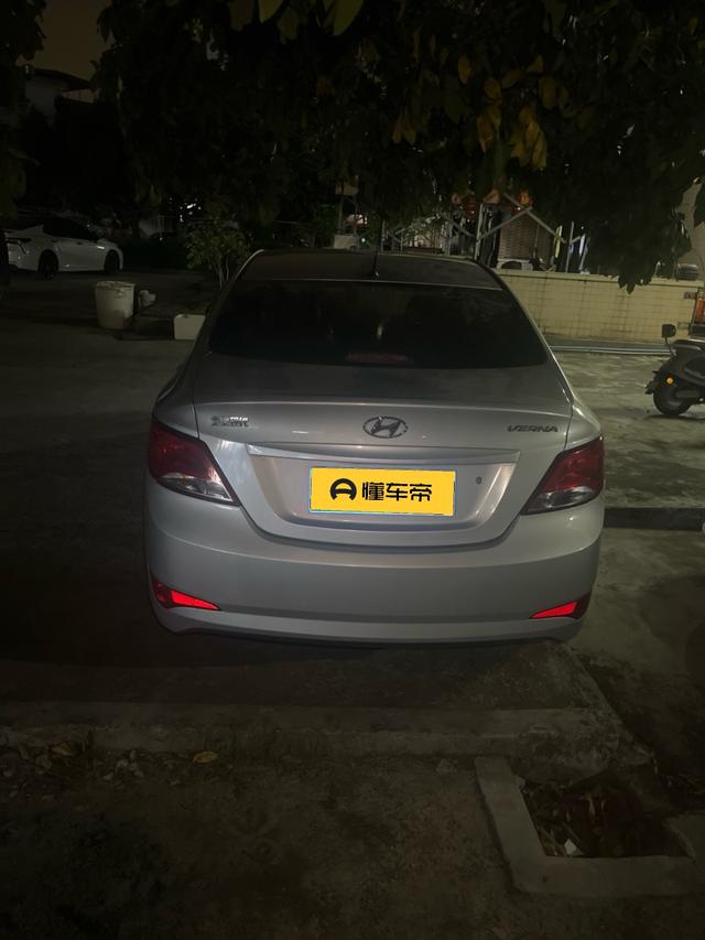 Hyundai Reina 2014 car image #6