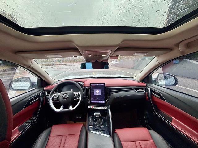 Forthing T5 2019 car image #6