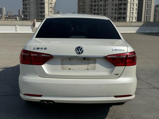 Volkswagen Lavida 2015 car image #6