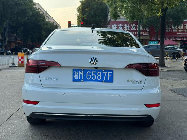 Volkswagen Sagitar 2022 car image #6