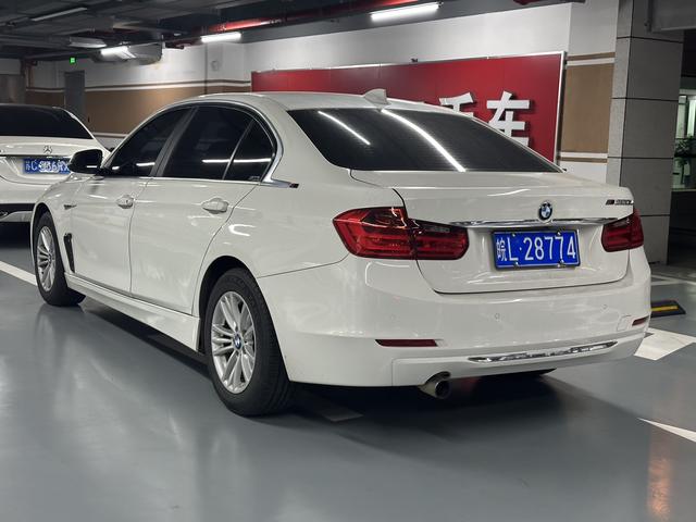 BMW 3 Series 2018 car image #6