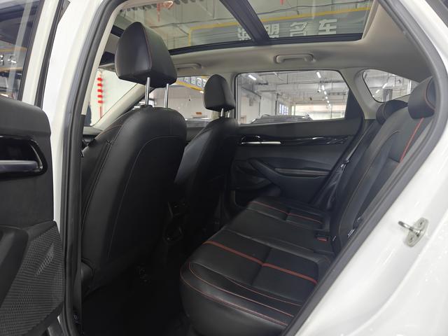 Kia Stonic 2021 immagine di auto #6