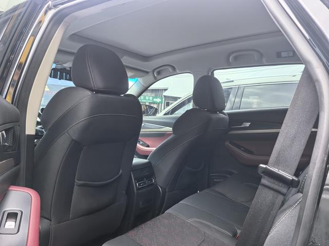 X70 2023 car image #6