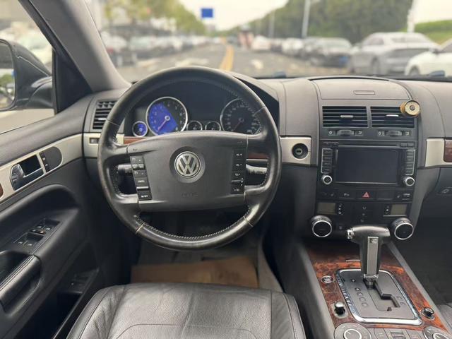 Volkswagen Touareg 2009 car image #6