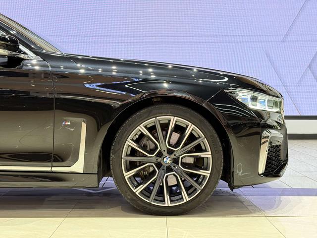 BMW 7 Series 2021 car image #6