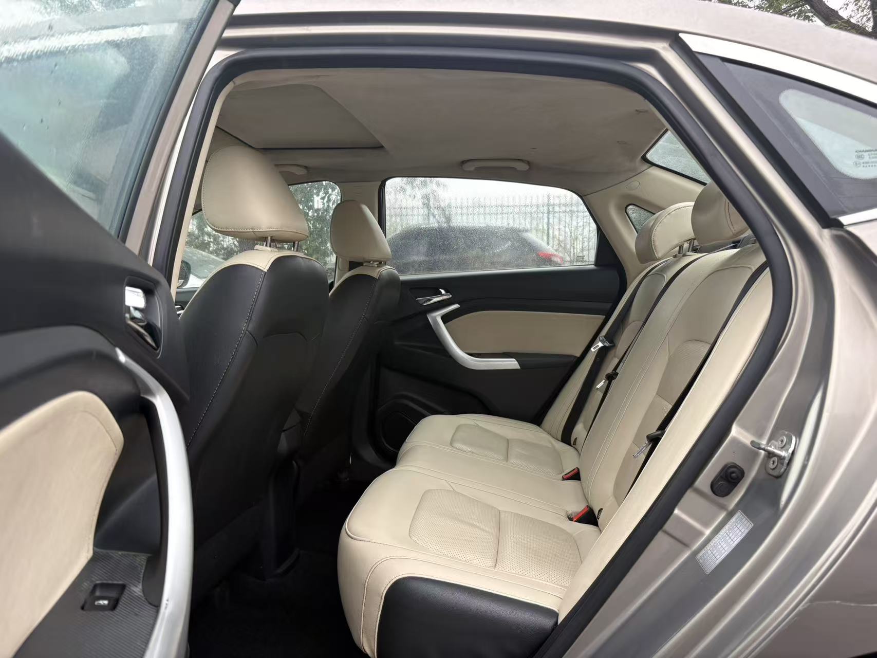 Changan Alsvin V7 2015 car image #6