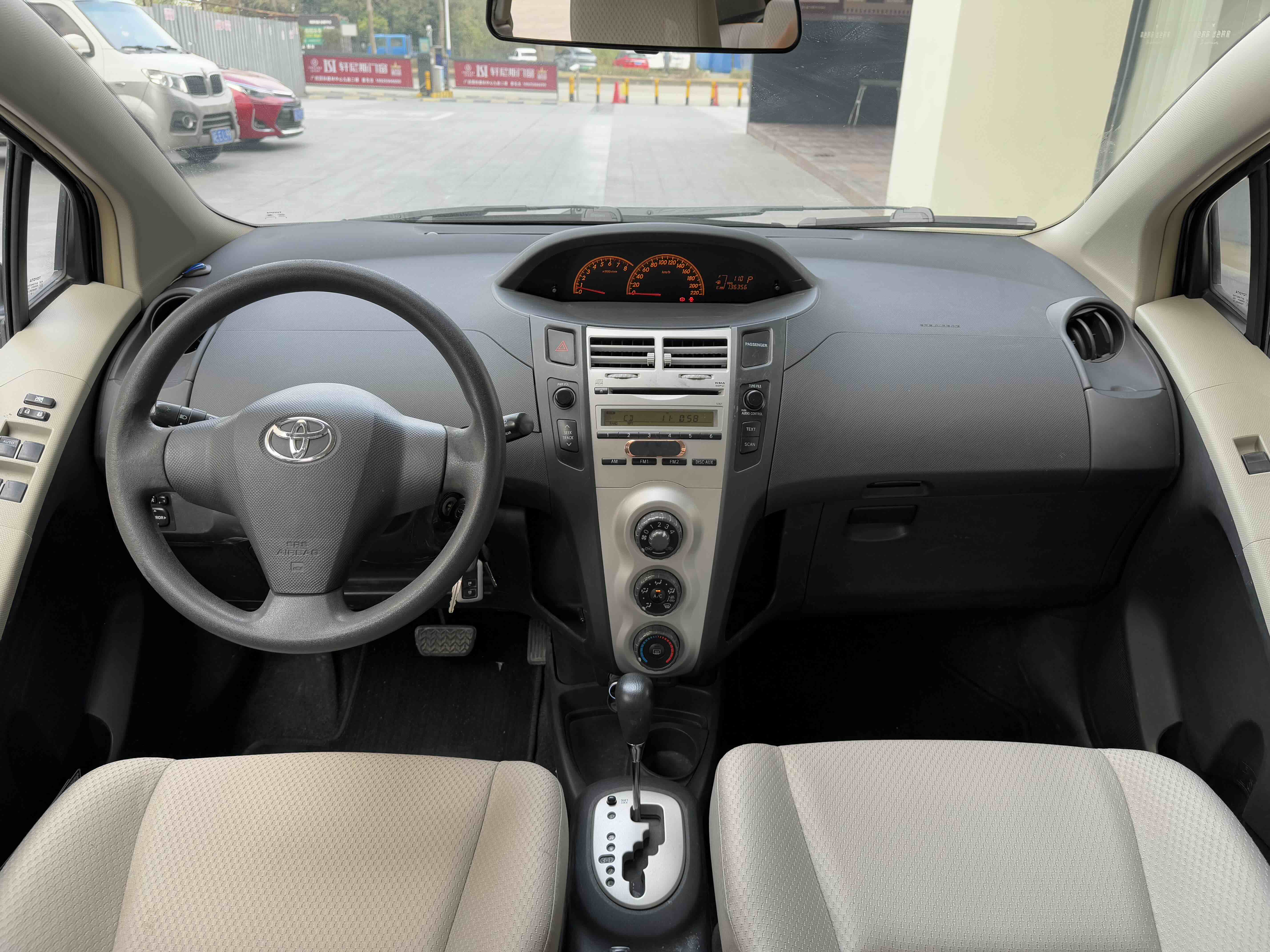 Toyota Yaris 2009 car image #6