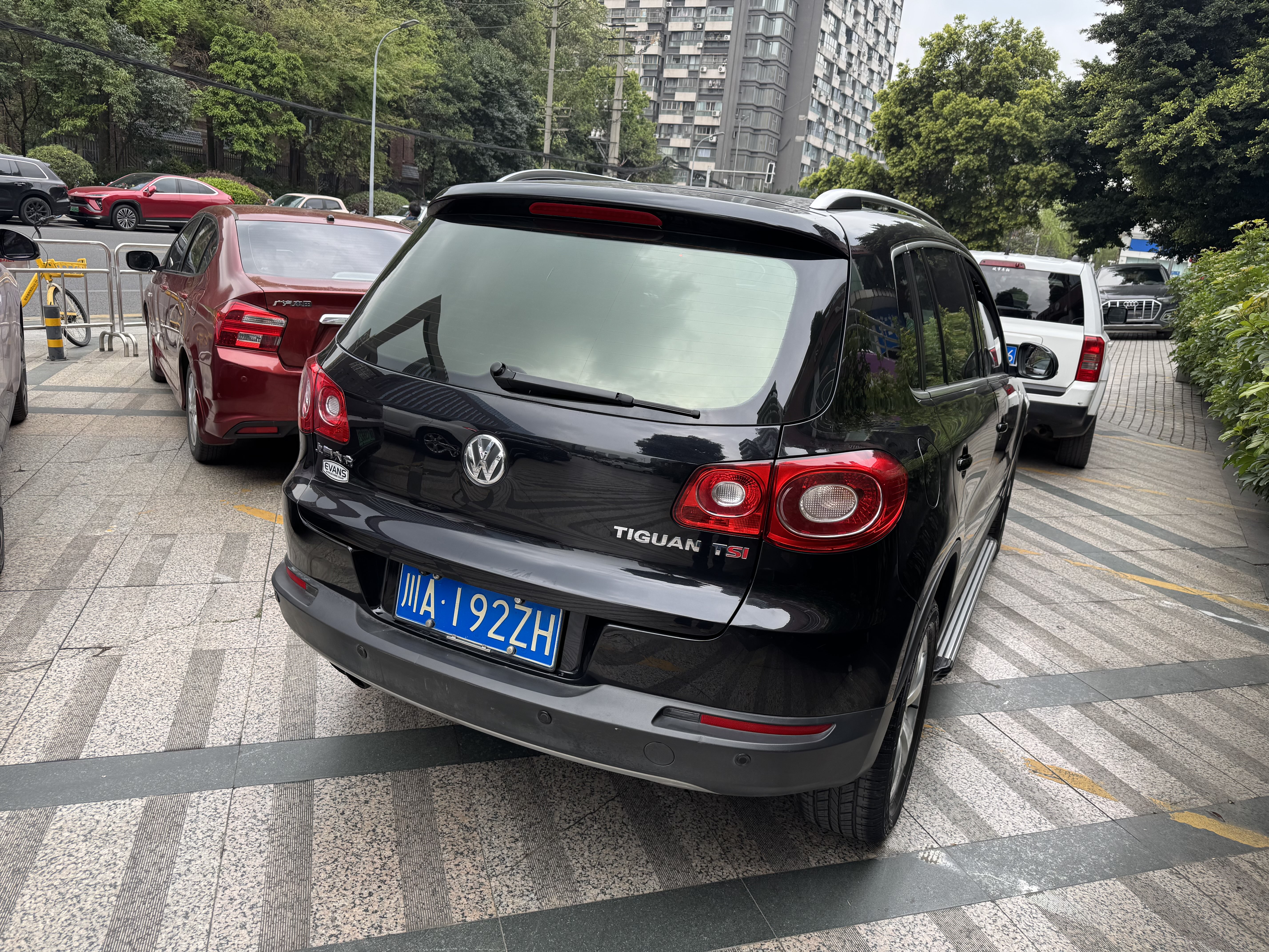 Volkswagen Tiguan 2012 immagine di auto #6