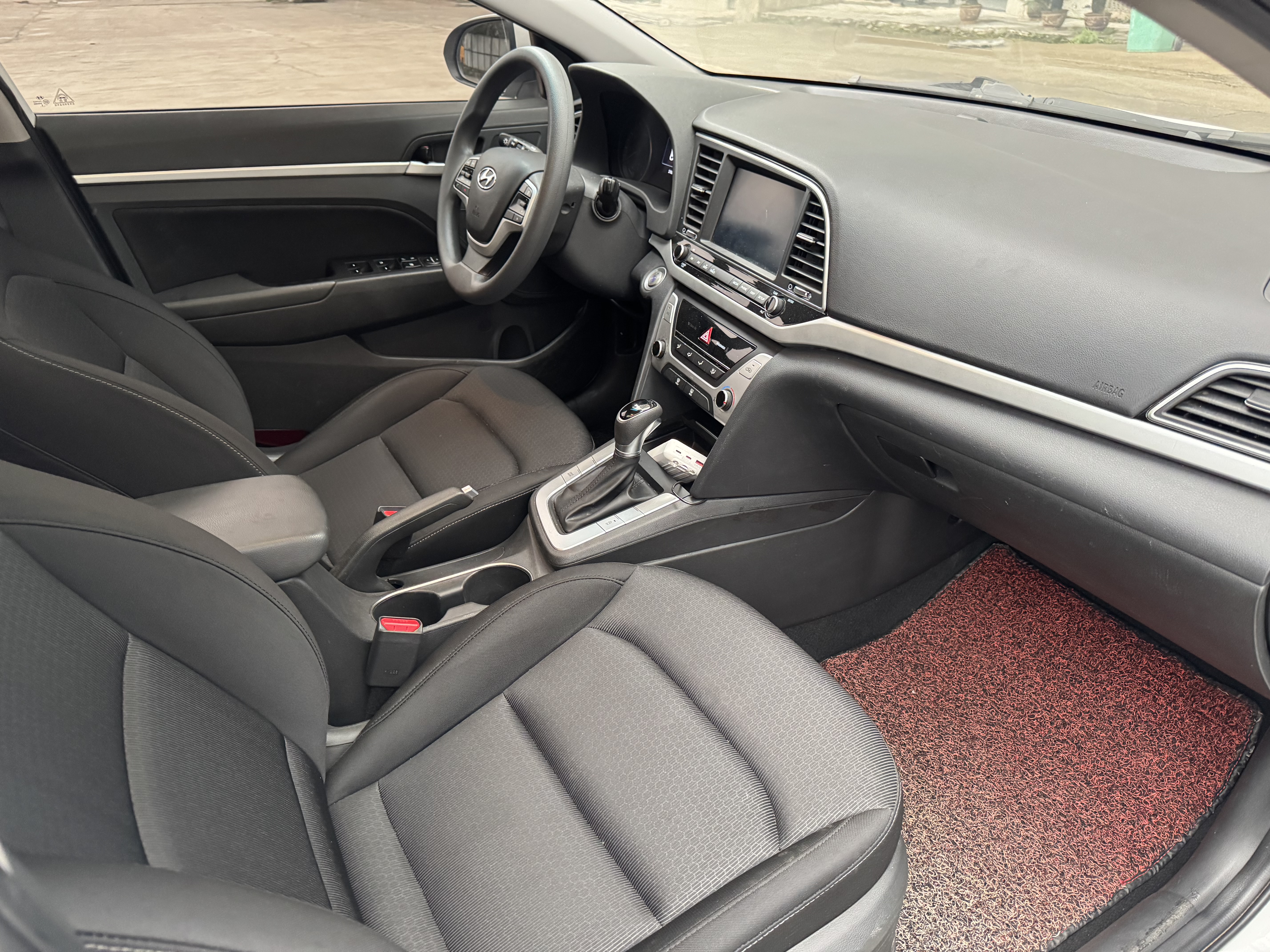 Hyundai Elantra AD 2019 car image #6