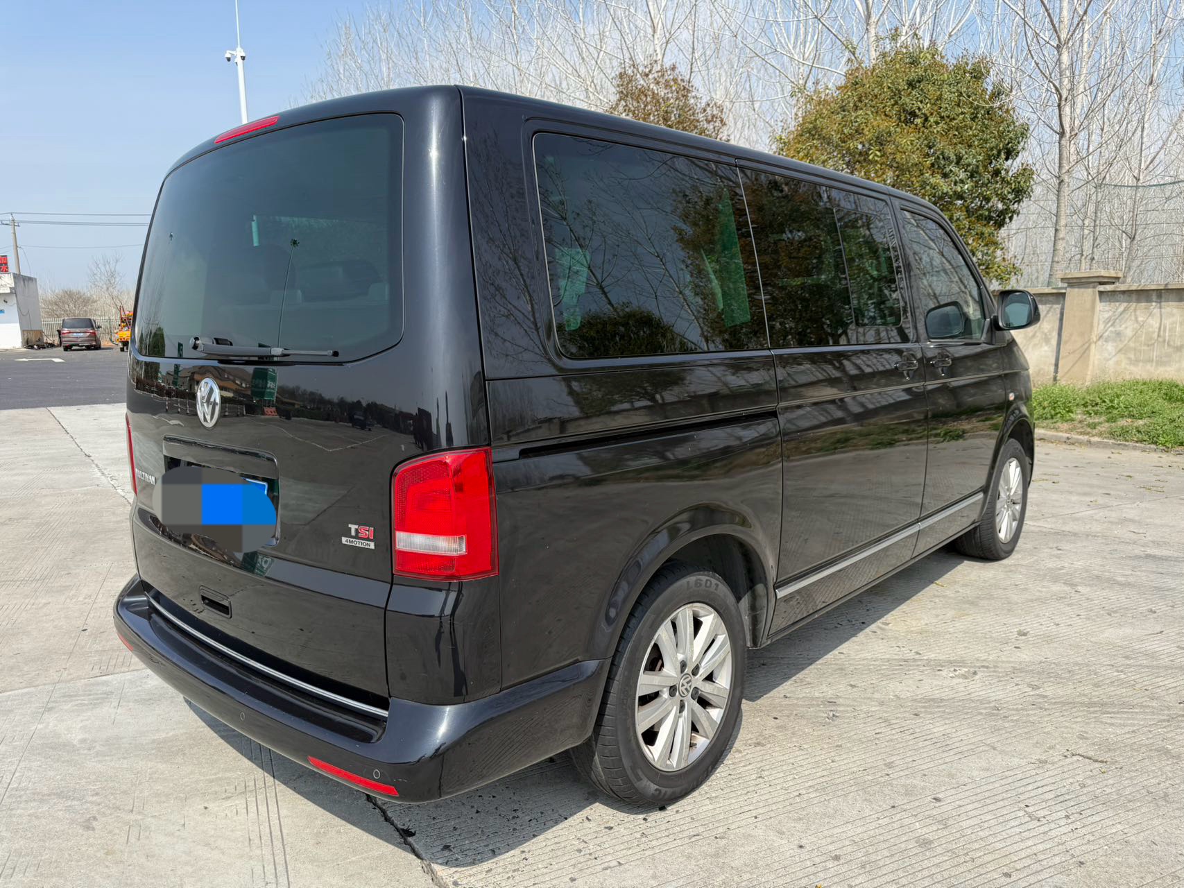 Volkswagen Multivan 2015 car image #6