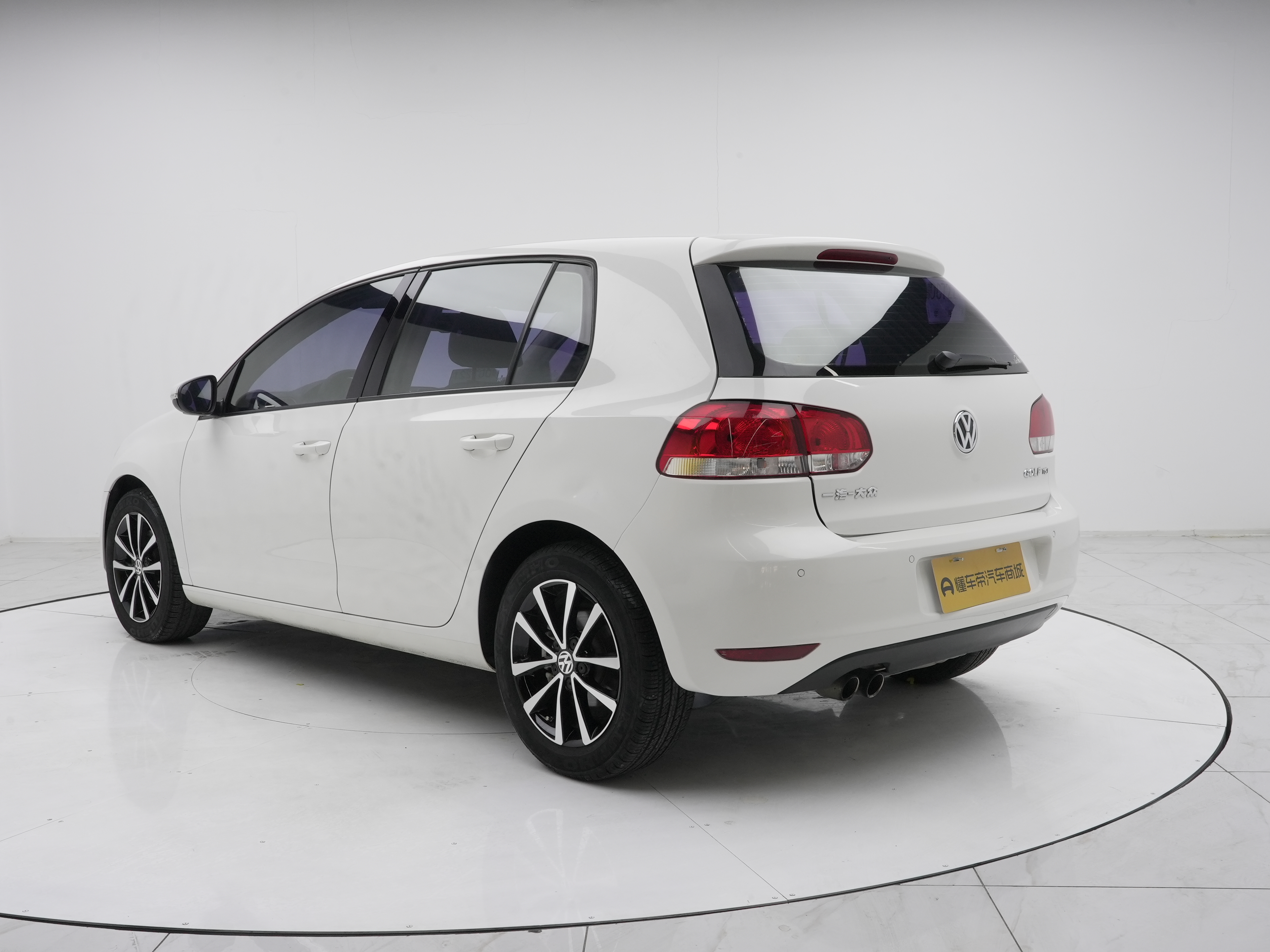 Volkswagen Golf 2013 car image #6