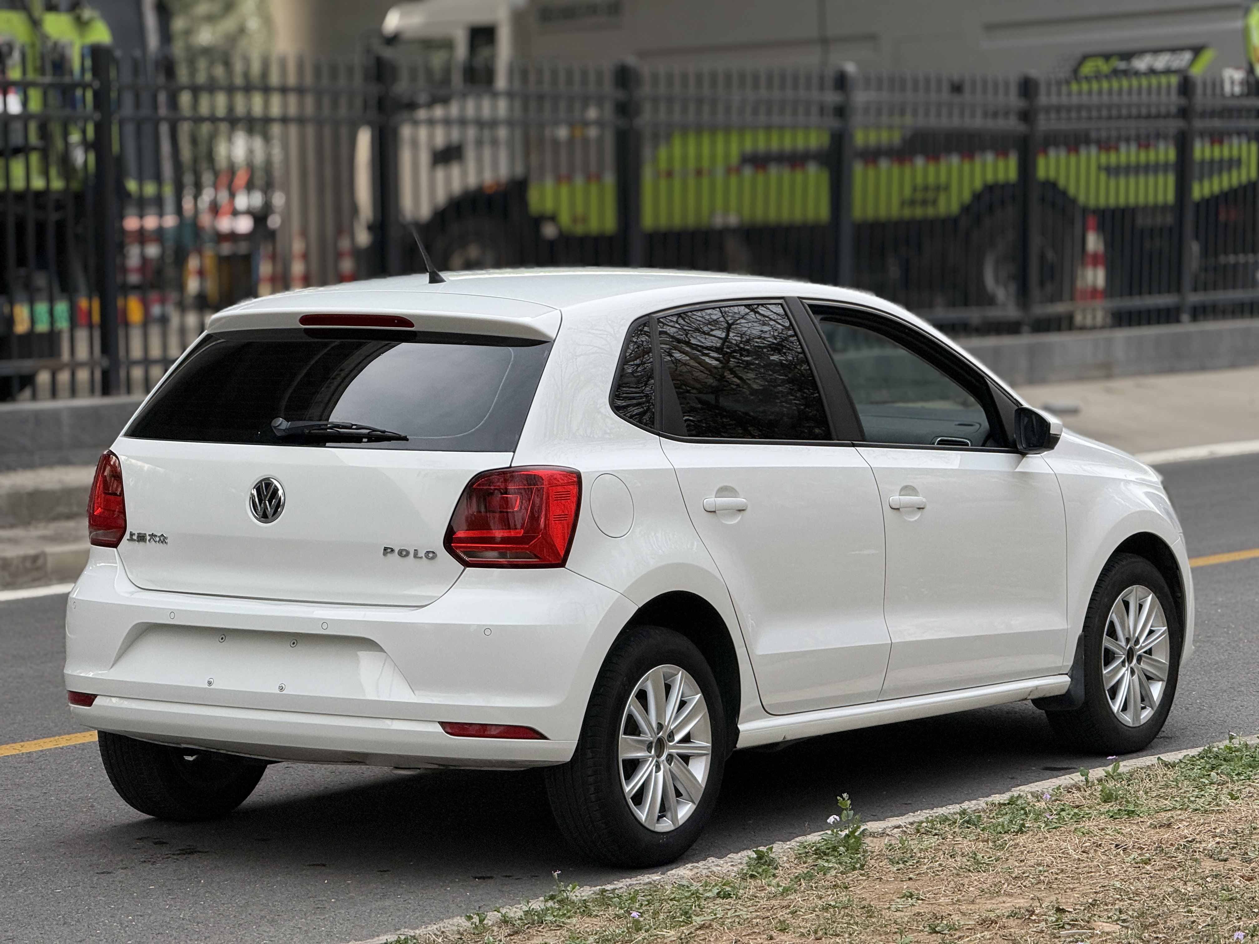 Polo 2016 car image #6