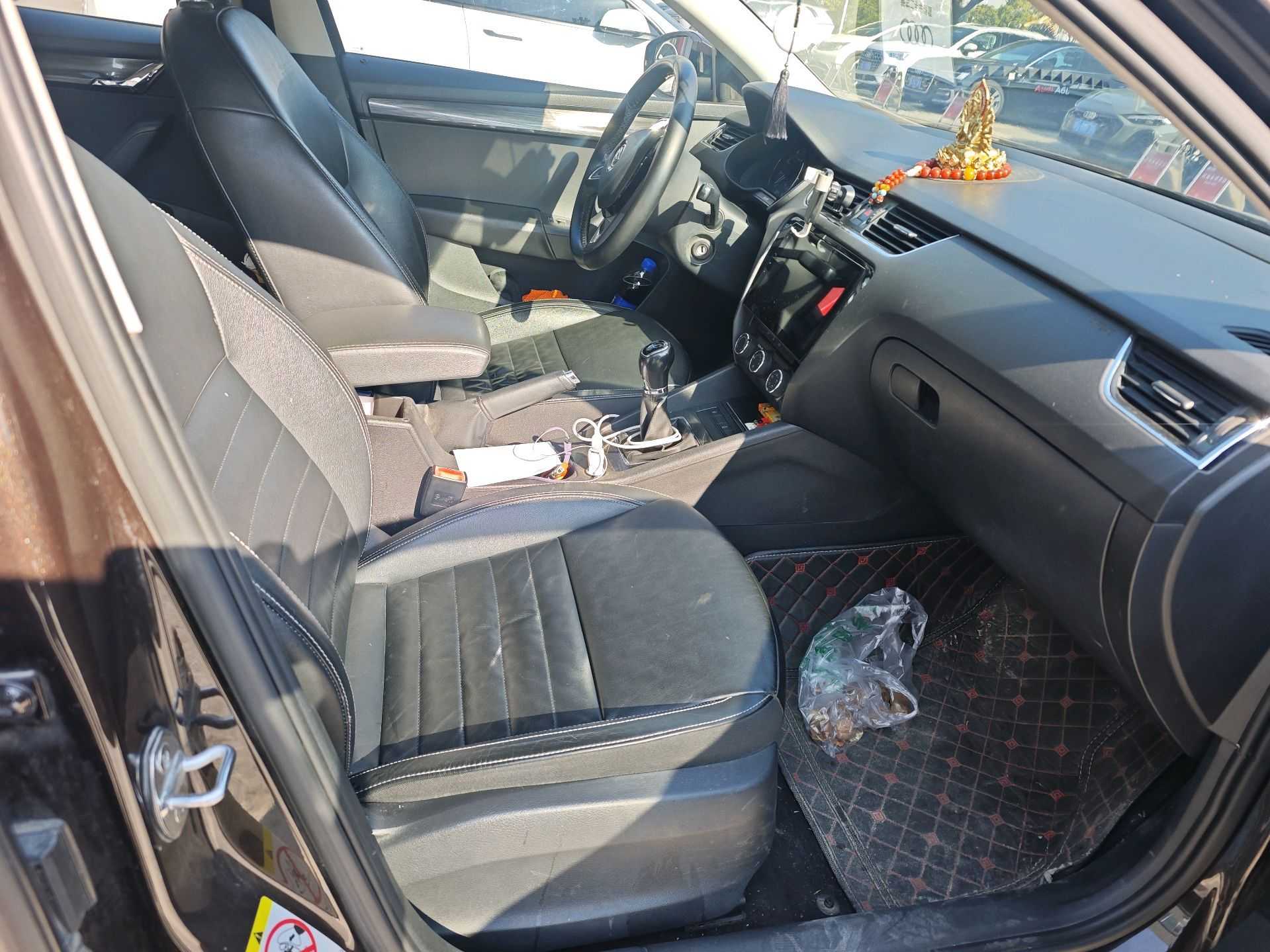 Skoda Octavia 2016 car image #6