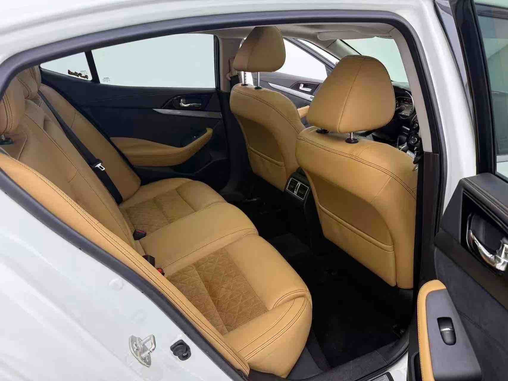 Nissan Maxima 2018 immagine di auto #6