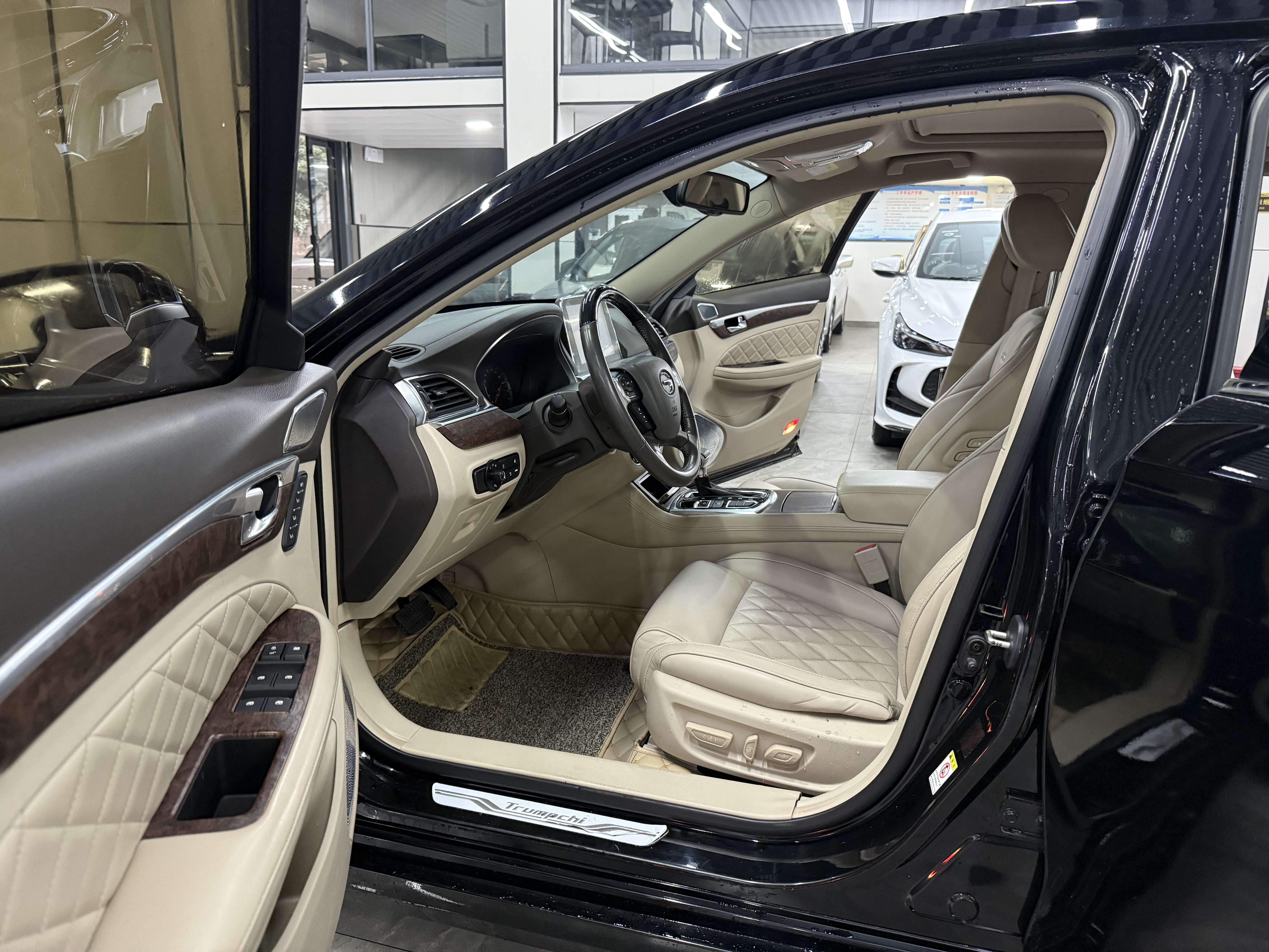 GAC Trumpchi GA8 2016 #6 GAC Trumpchi GA8 2016 car image #6