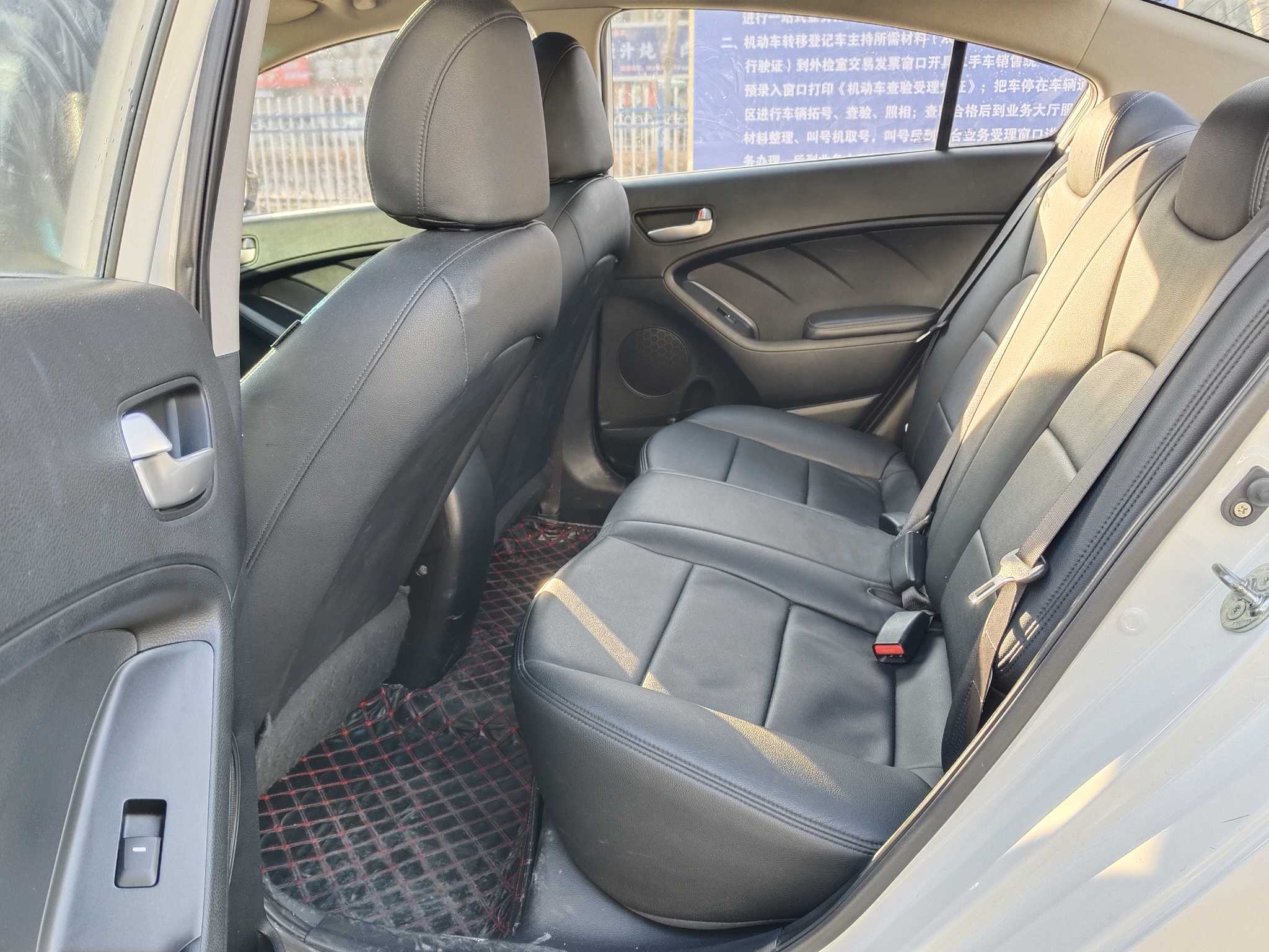 Kia K3 2017 car image #6