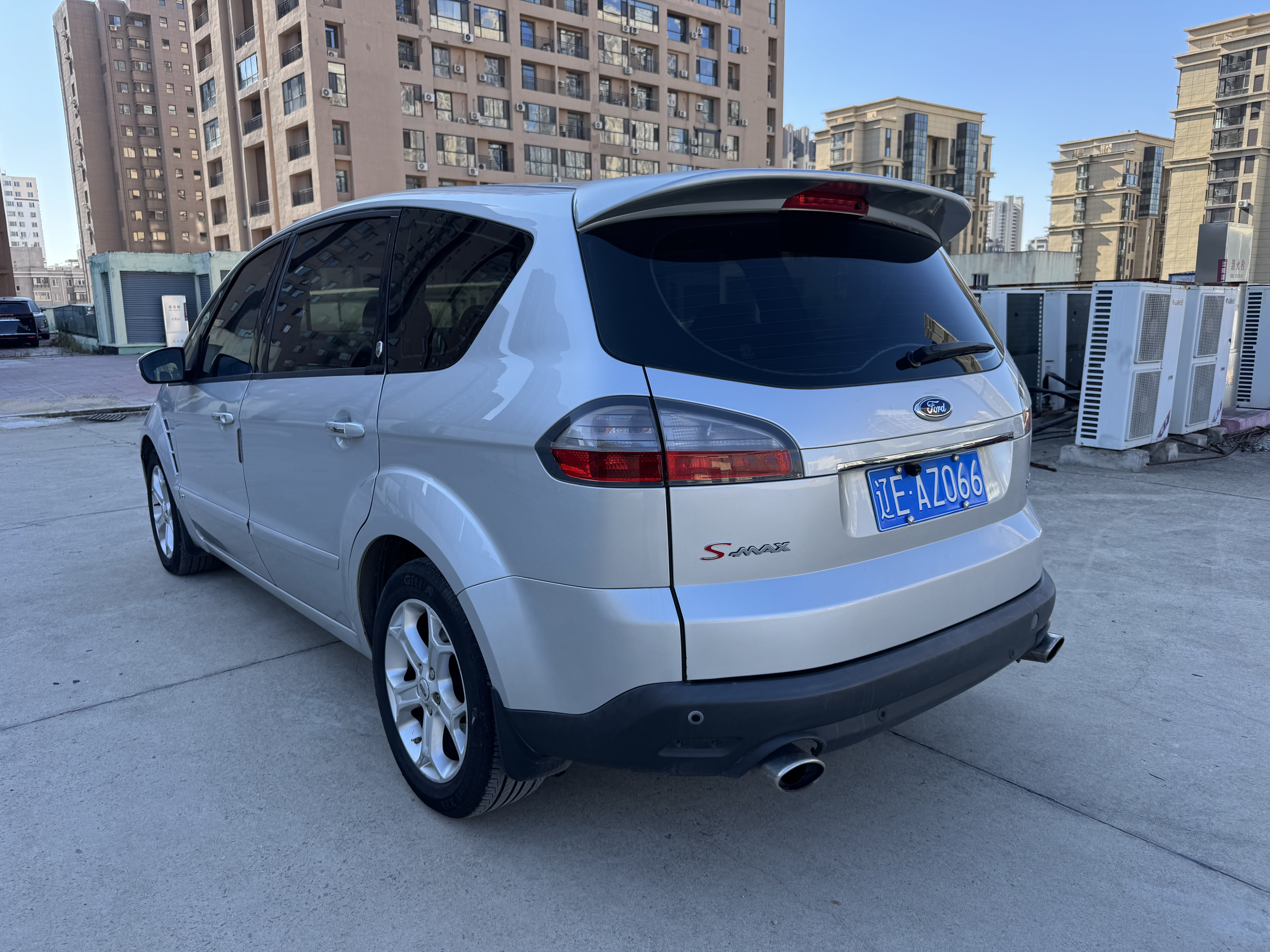 Ford S-MAX 2010 car image #6