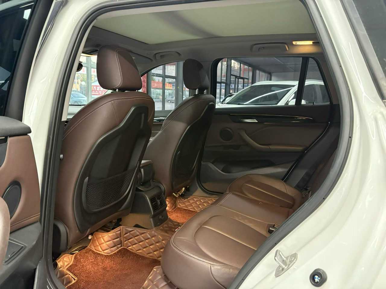 BMW X1 M35Li 2017 #6 BMW X1 M35Li 2017 car image #6