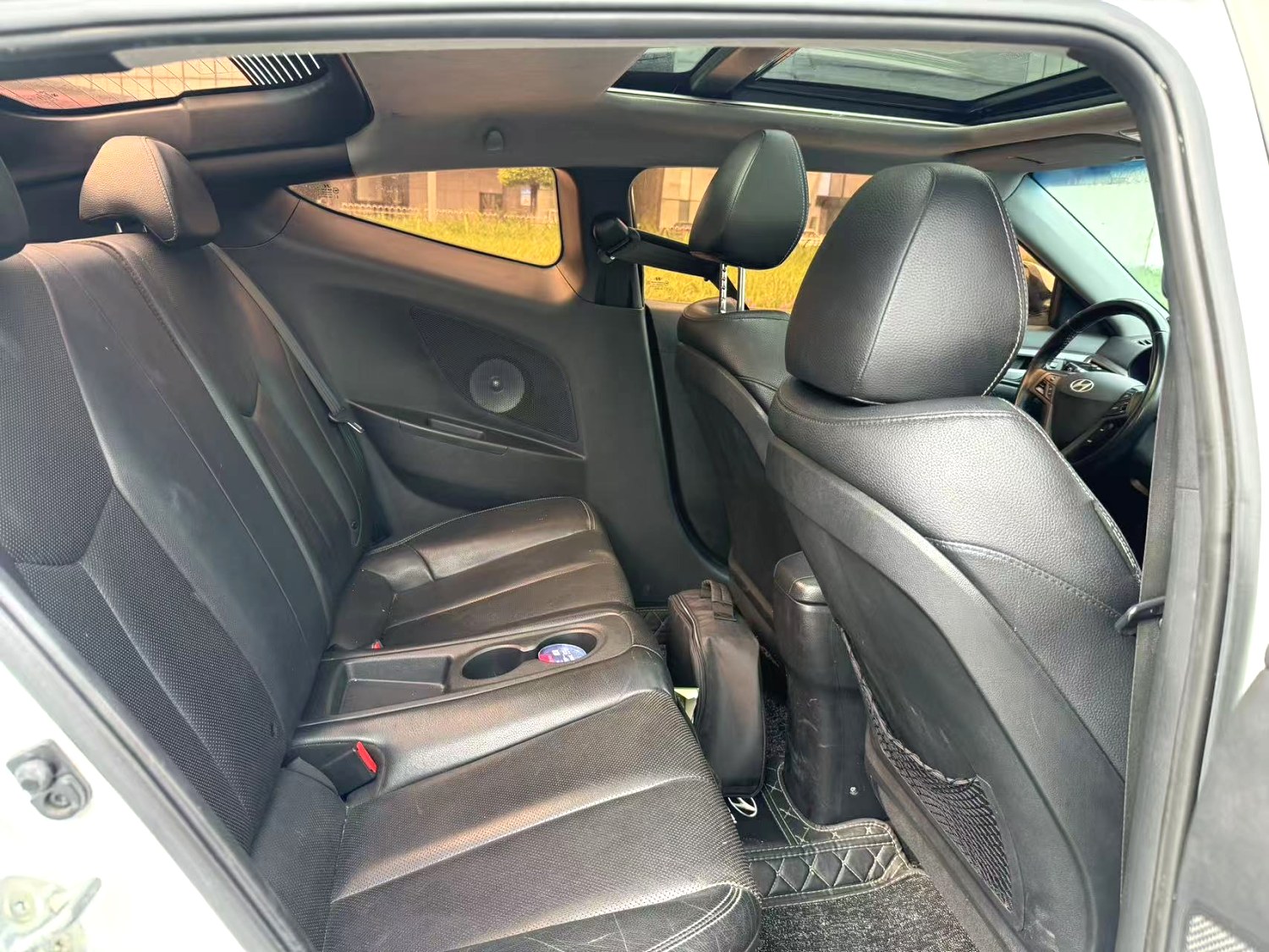 Hyundai Veloster 2013 #6 Hyundai Veloster 2013 car image #6