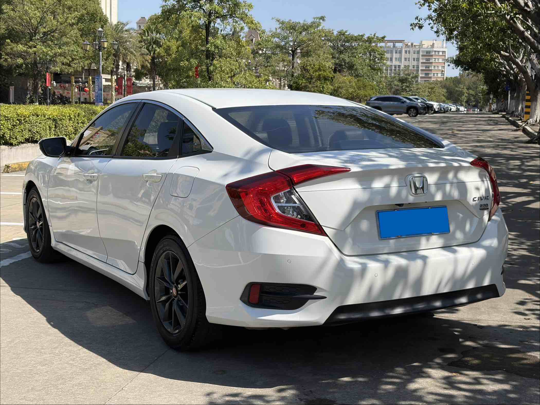 Honda Civic 2019 car image #6