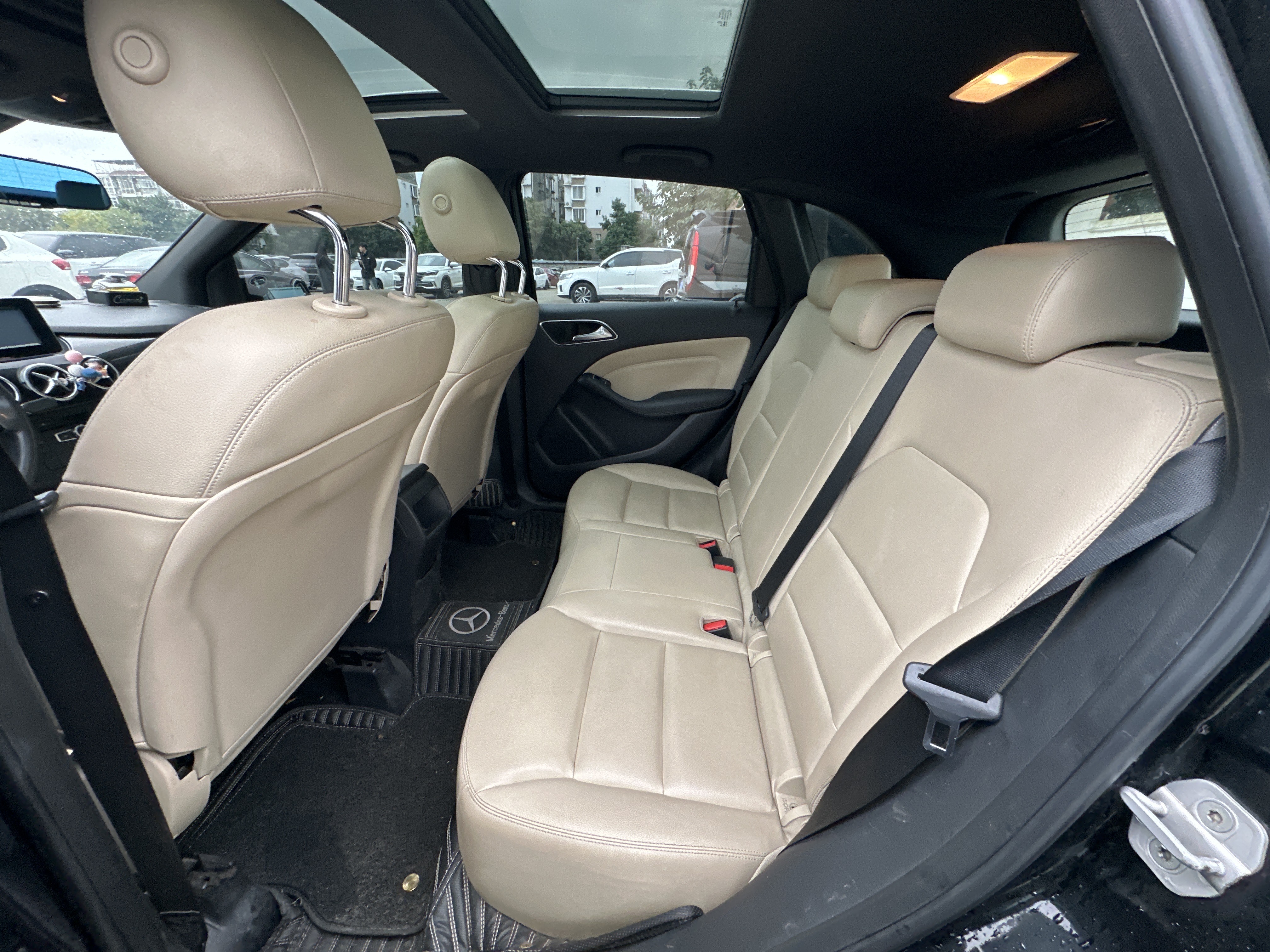 Mercedes-Benz B Class 2012 car image #6