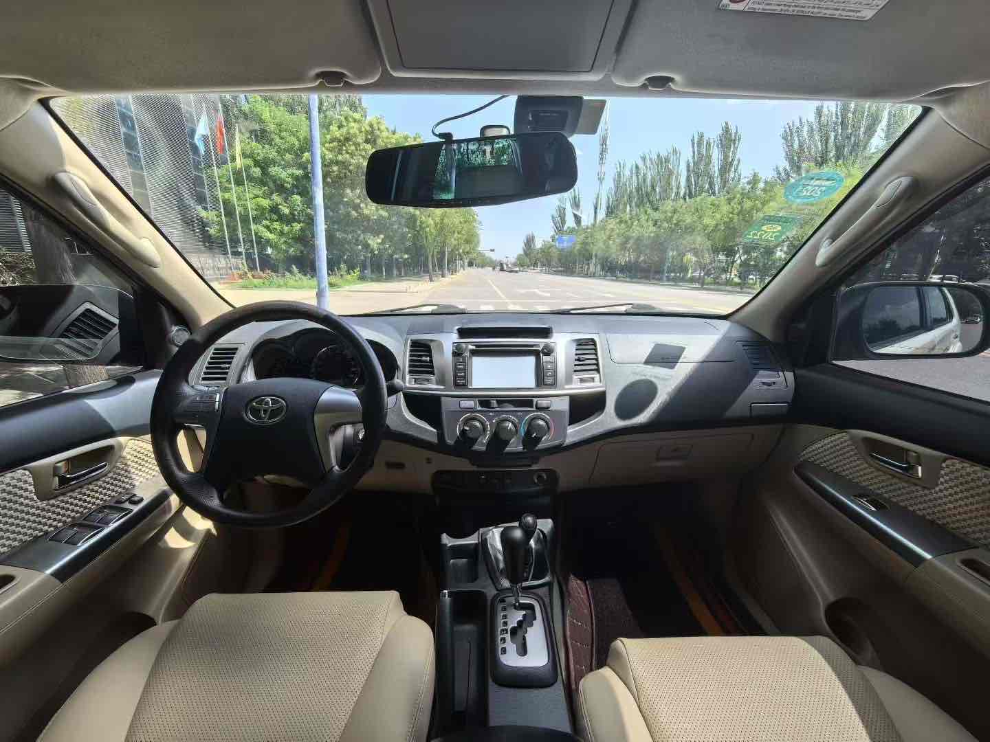 Toyota Fortuner 2016 immagine di auto #6