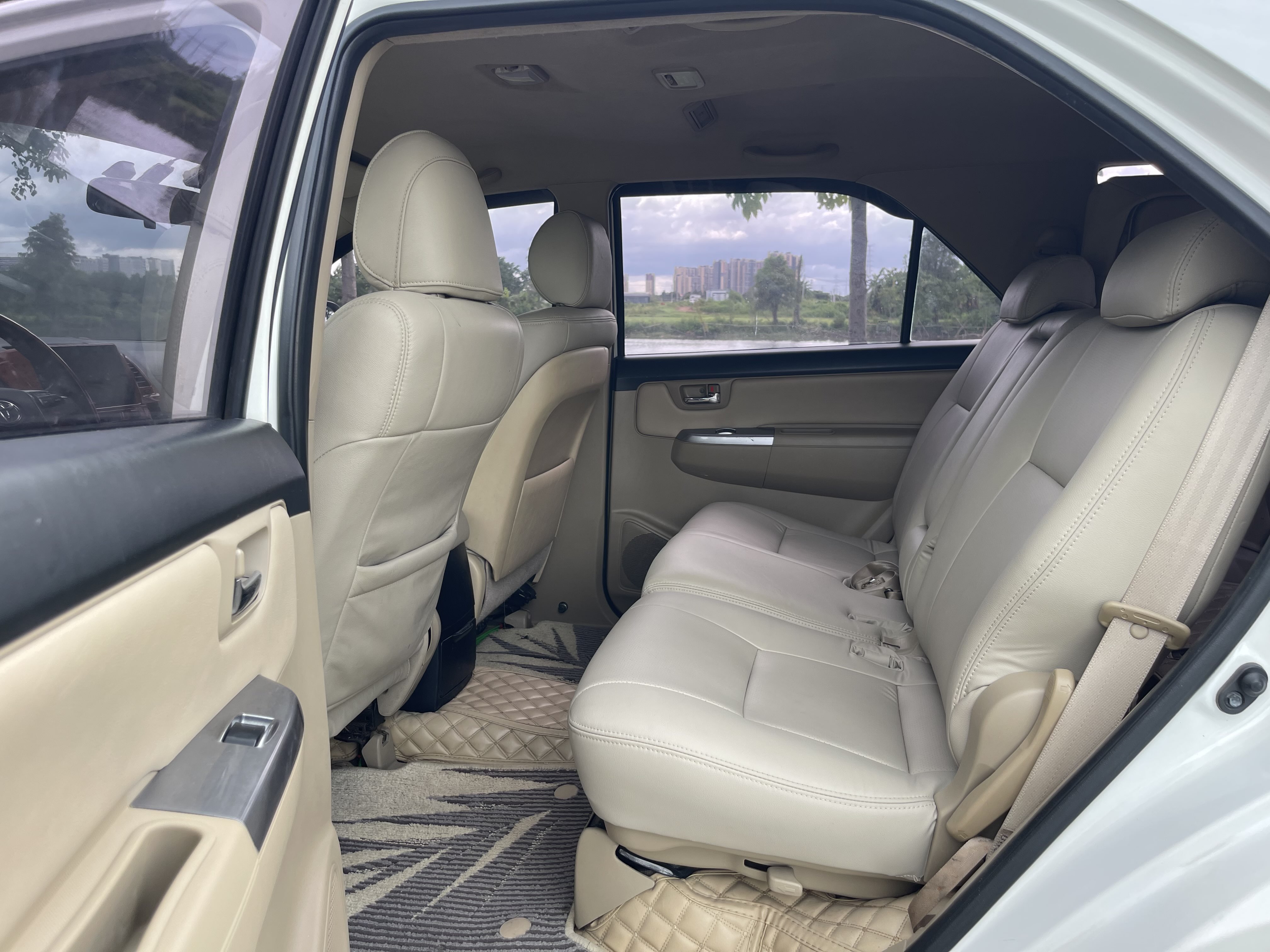 Toyota Fortuner 2015 immagine di auto #6