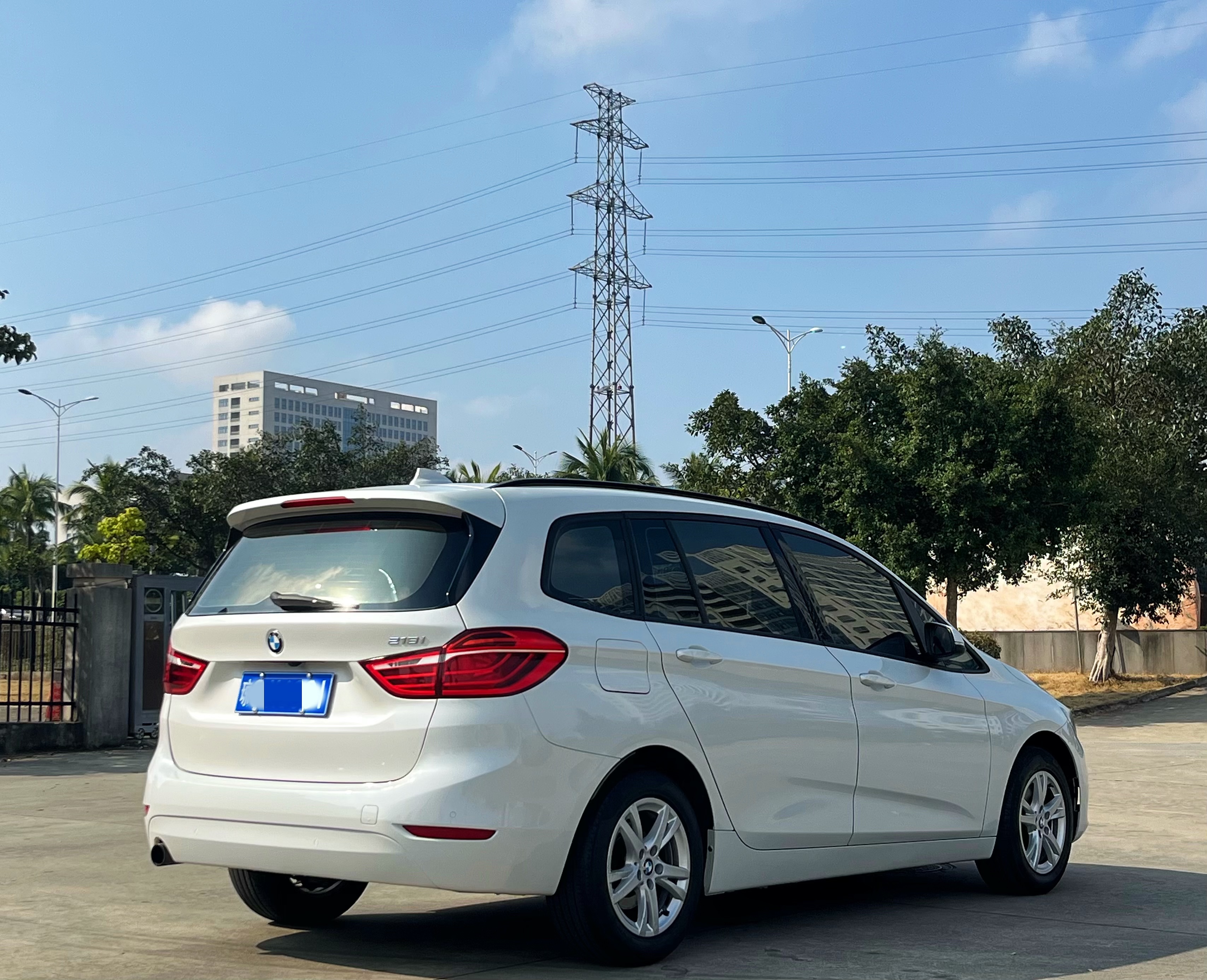 BMW 2 Series Tourer (Imported) 2015 immagine di auto #6