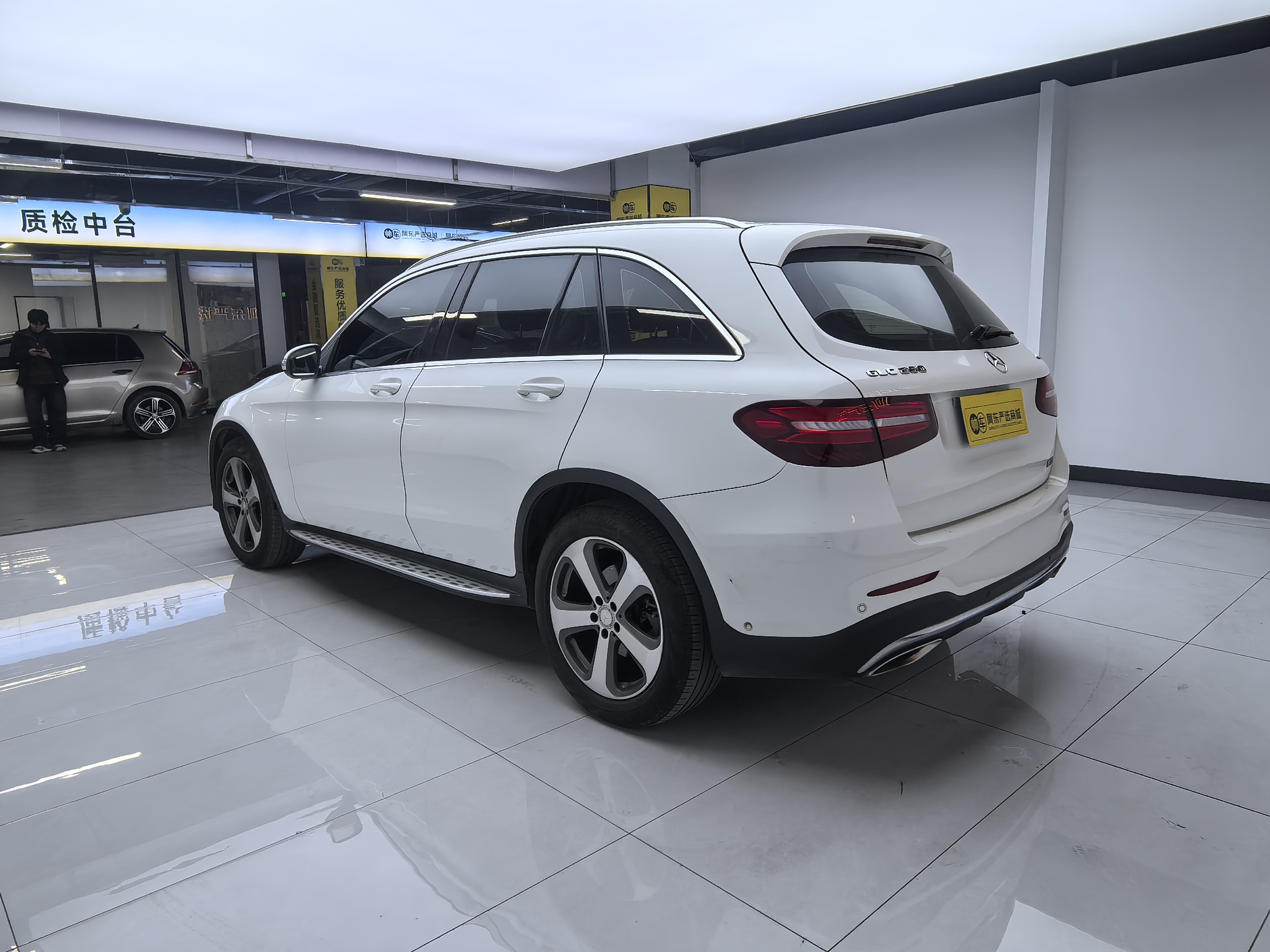 Mercedes-Benz GLC Class 2016 car image #6