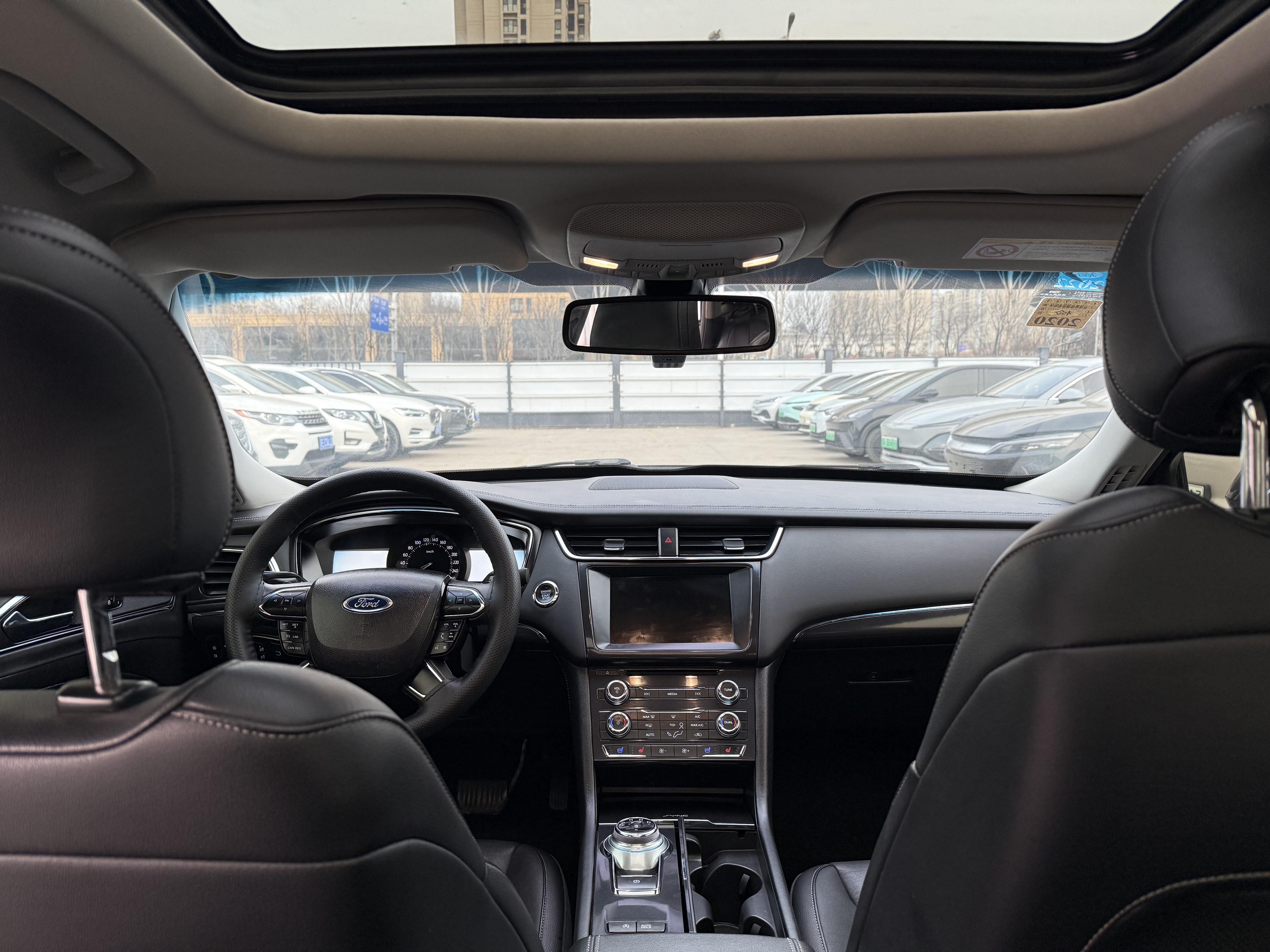 Ford Taurus 2016 car image #6