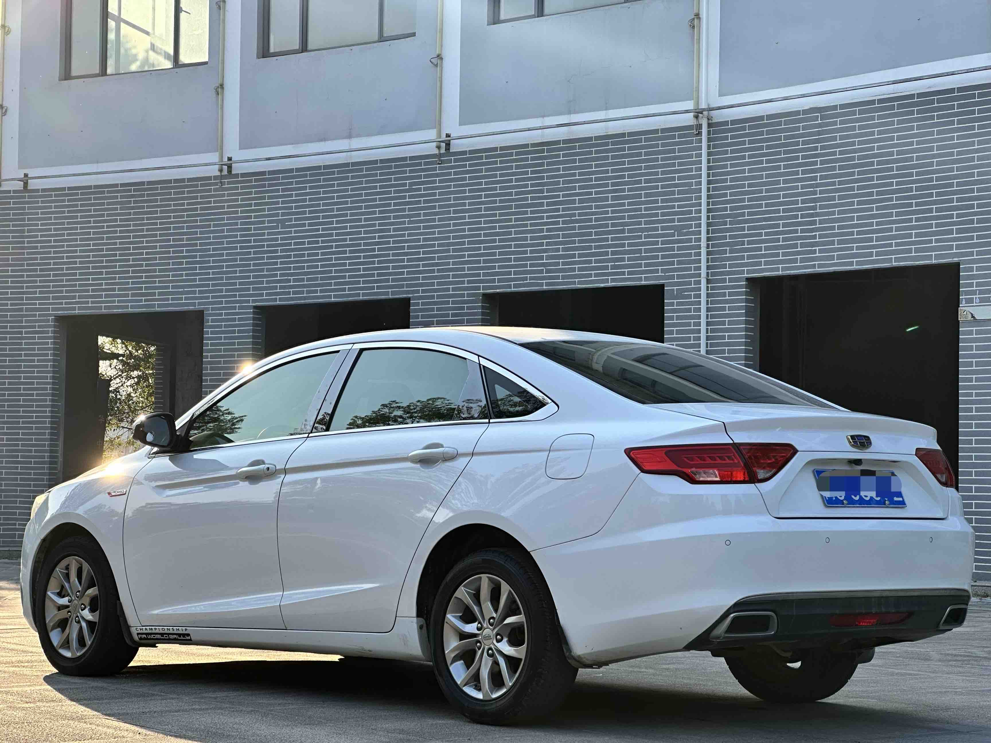 Emgrand GL 2017 #6 Emgrand GL 2017 car image #6