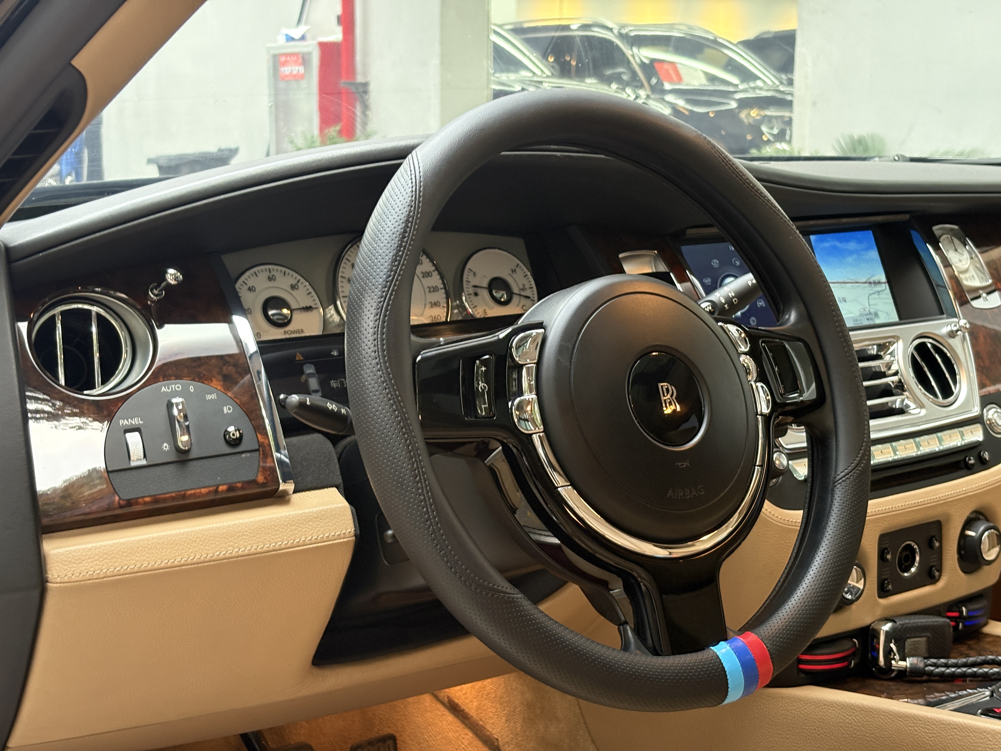 Rolls-Royce 2012 car image #6