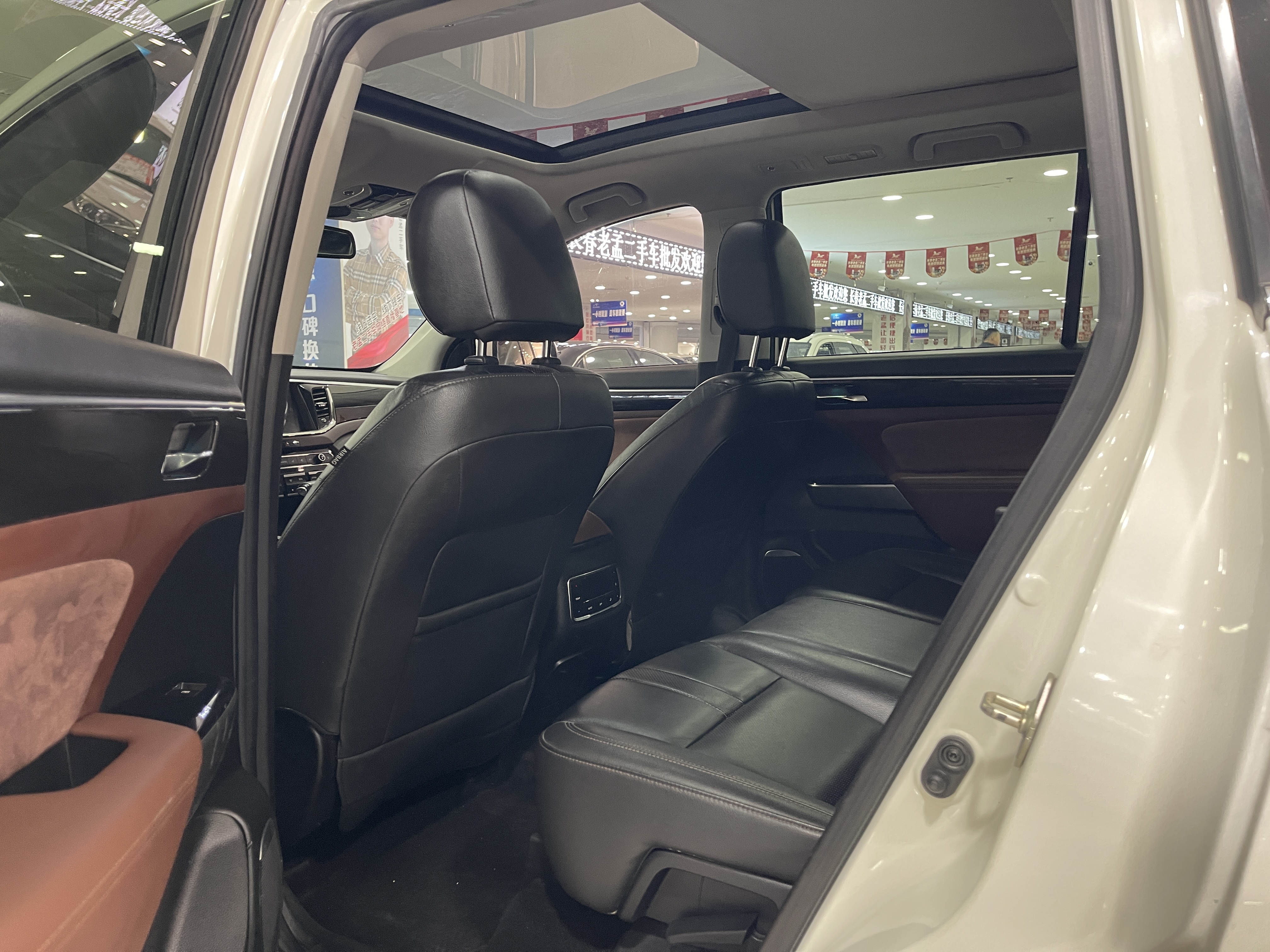 GAC Trumpchi GS8 2017 car image #6