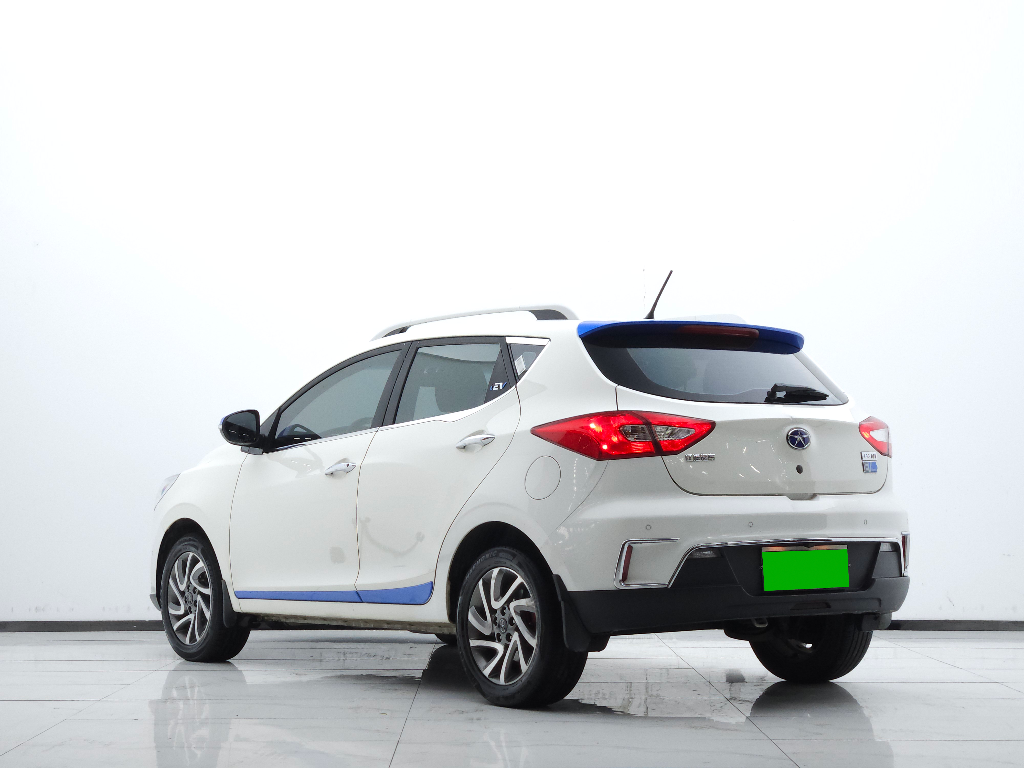 JAC 2016 car image #6