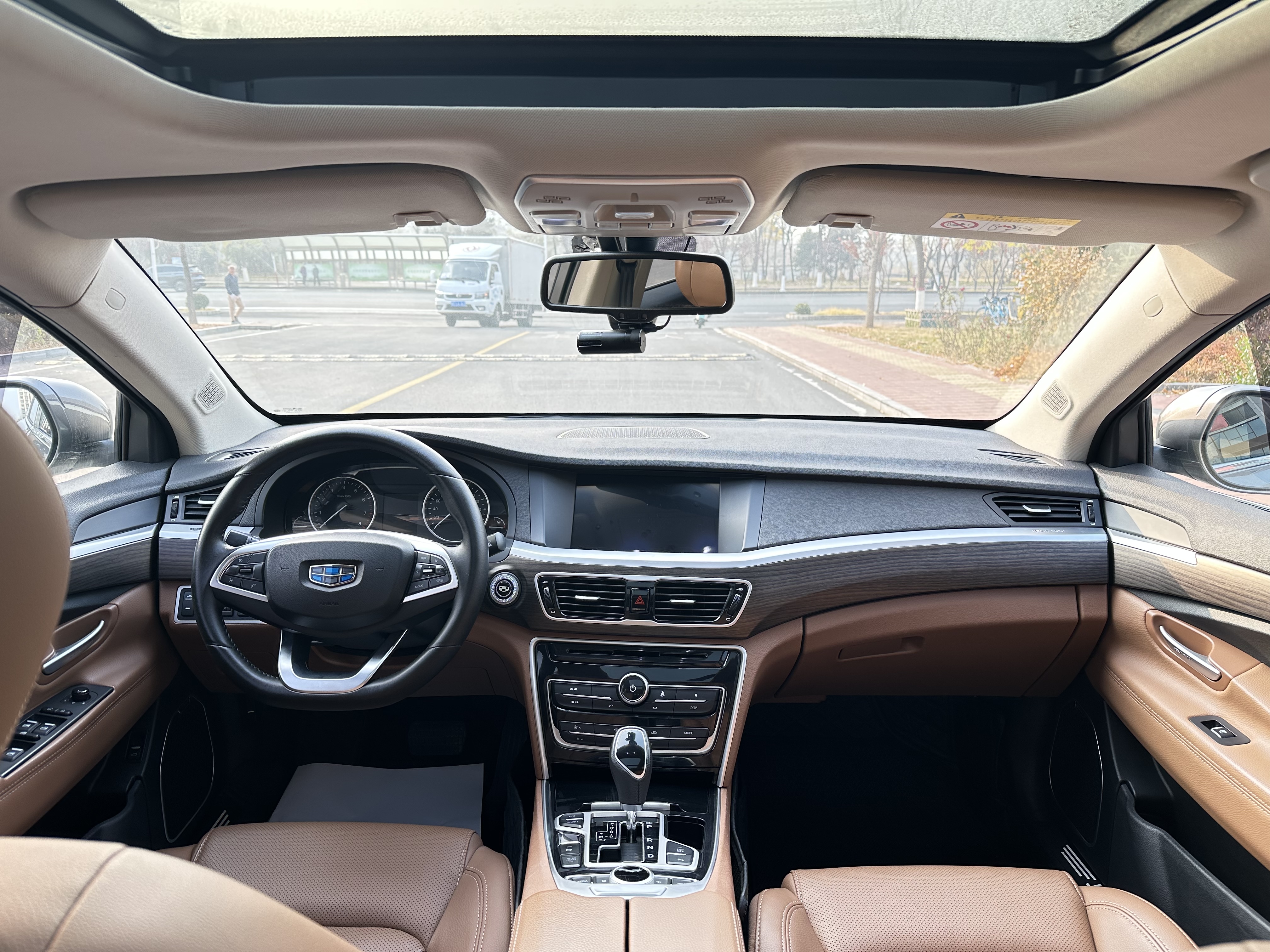 GEELY Ulion 2017 immagine di auto #6