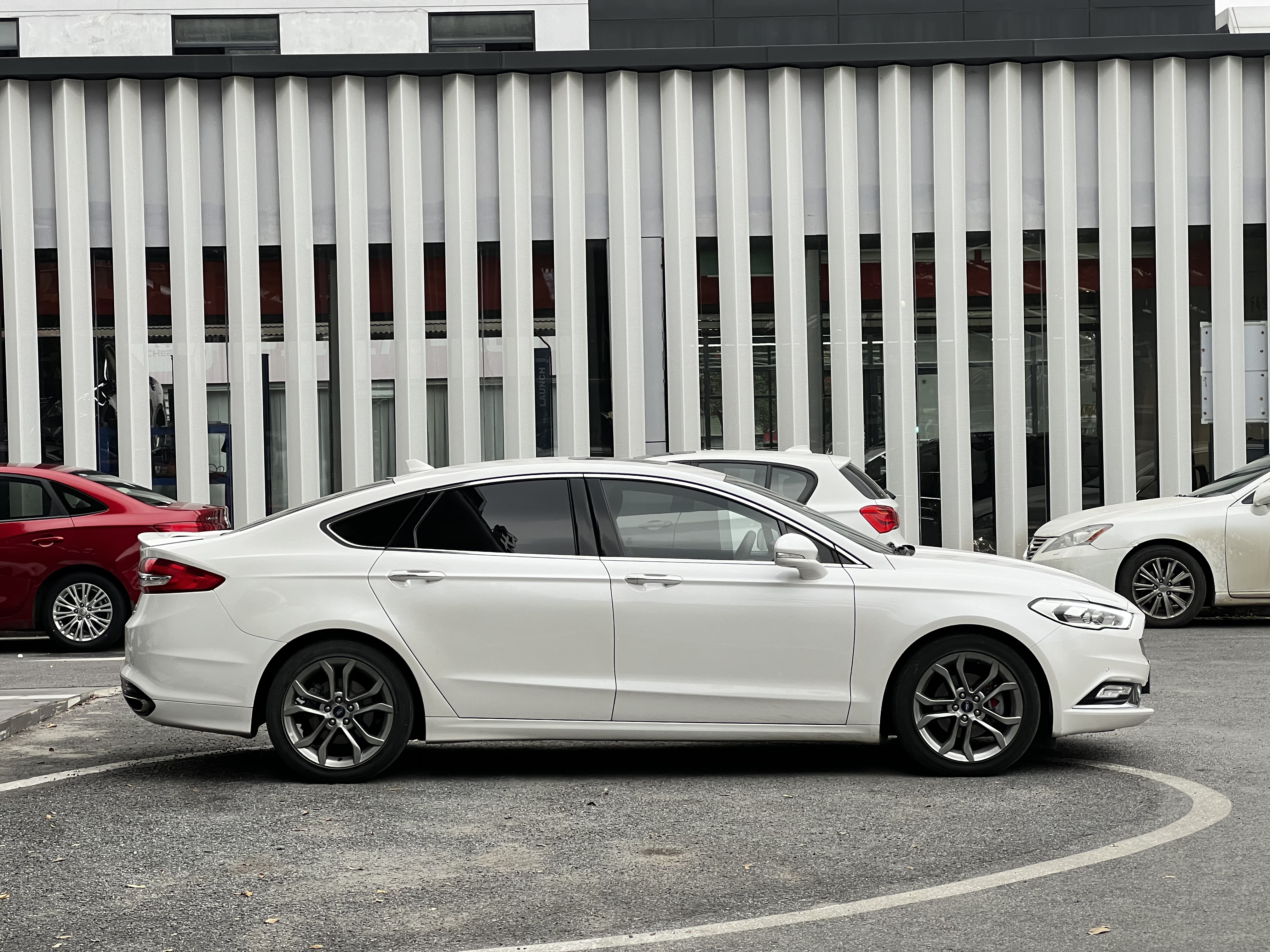 Ford Mondeo 2017 car image #6