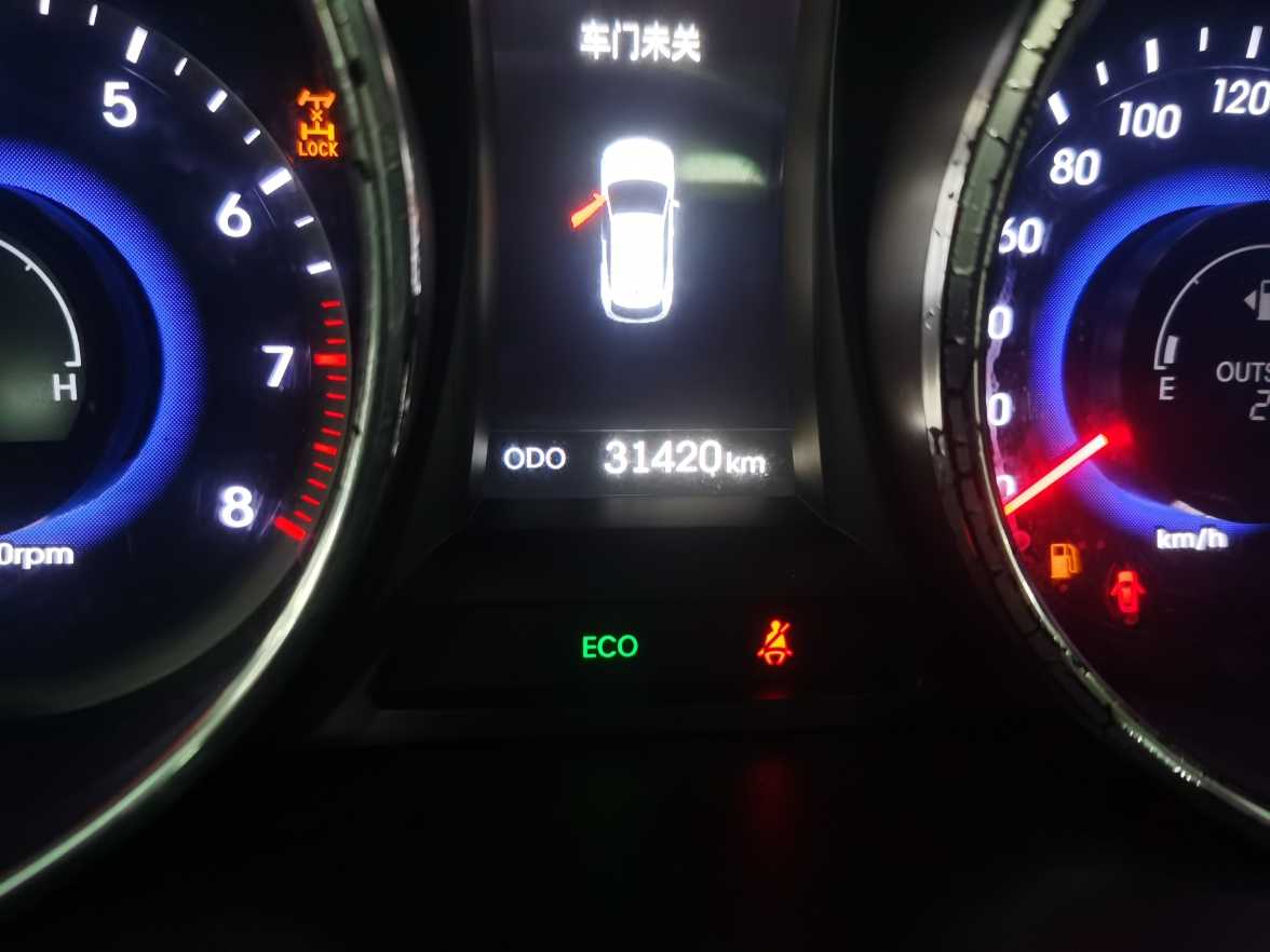 Hyundai Santa Fe (Imported) 2014 car image #6